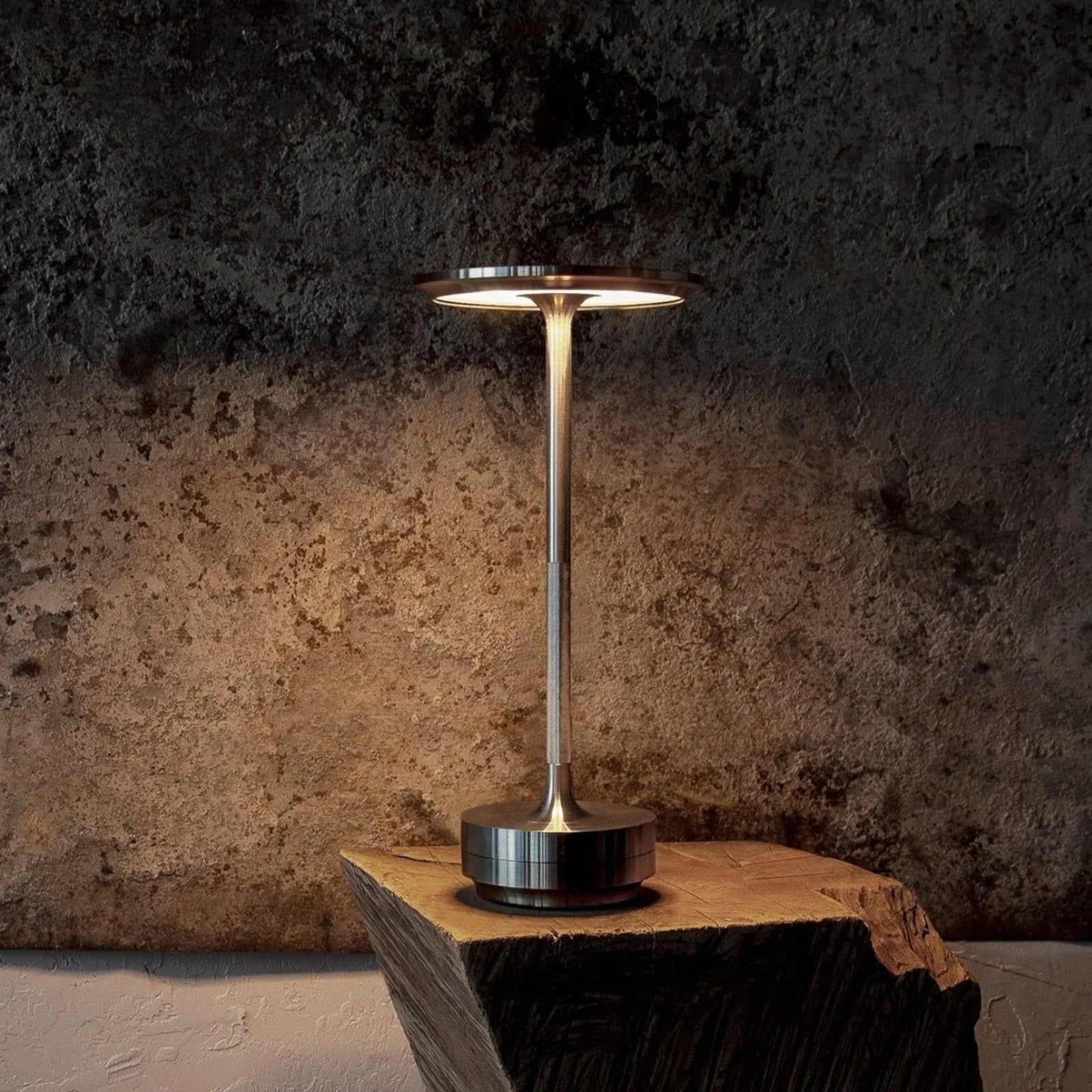 Luminária de Mesa Recarregável Aurora Inox