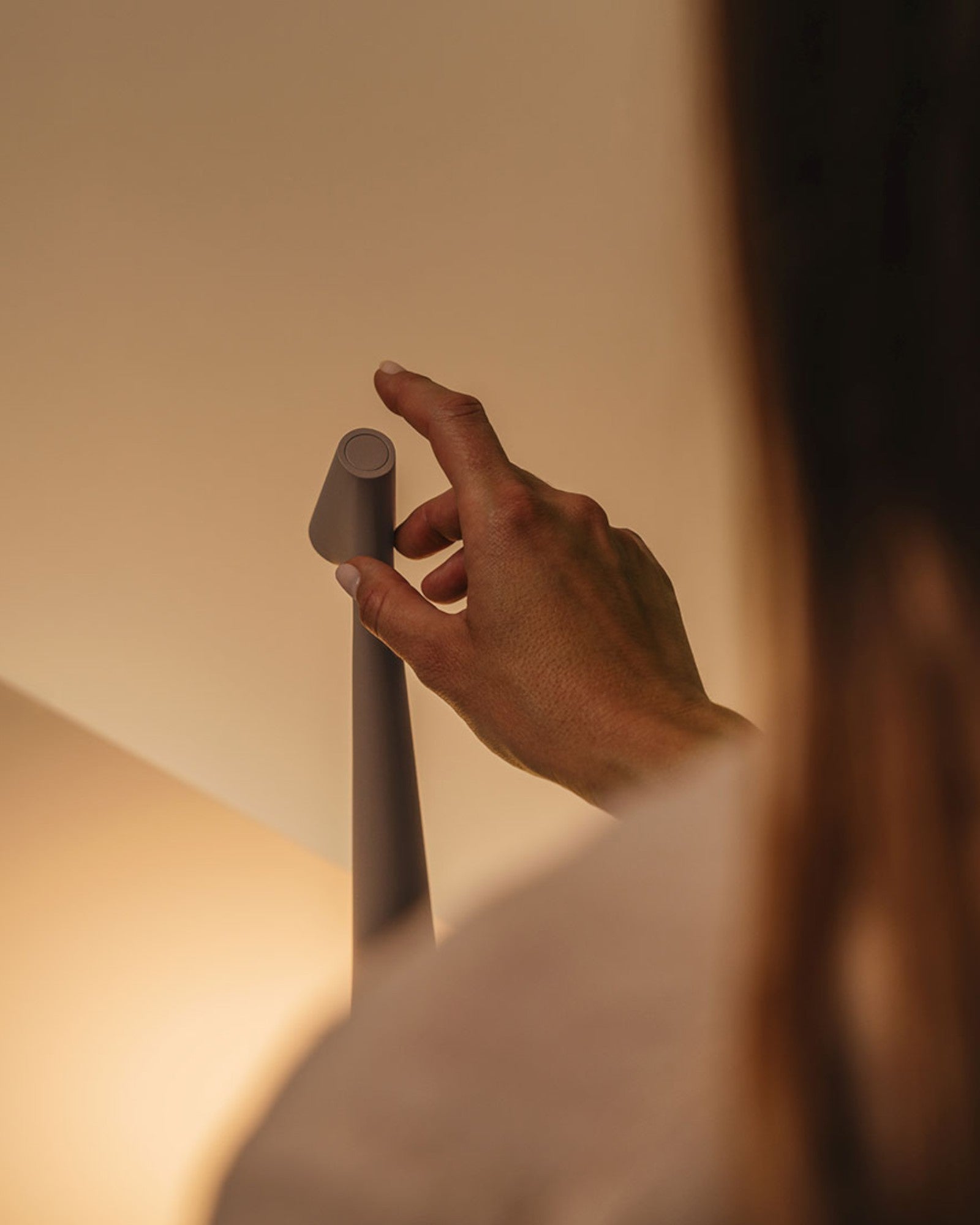 Luminária de Mesa Moderna Recarregável VersaLight