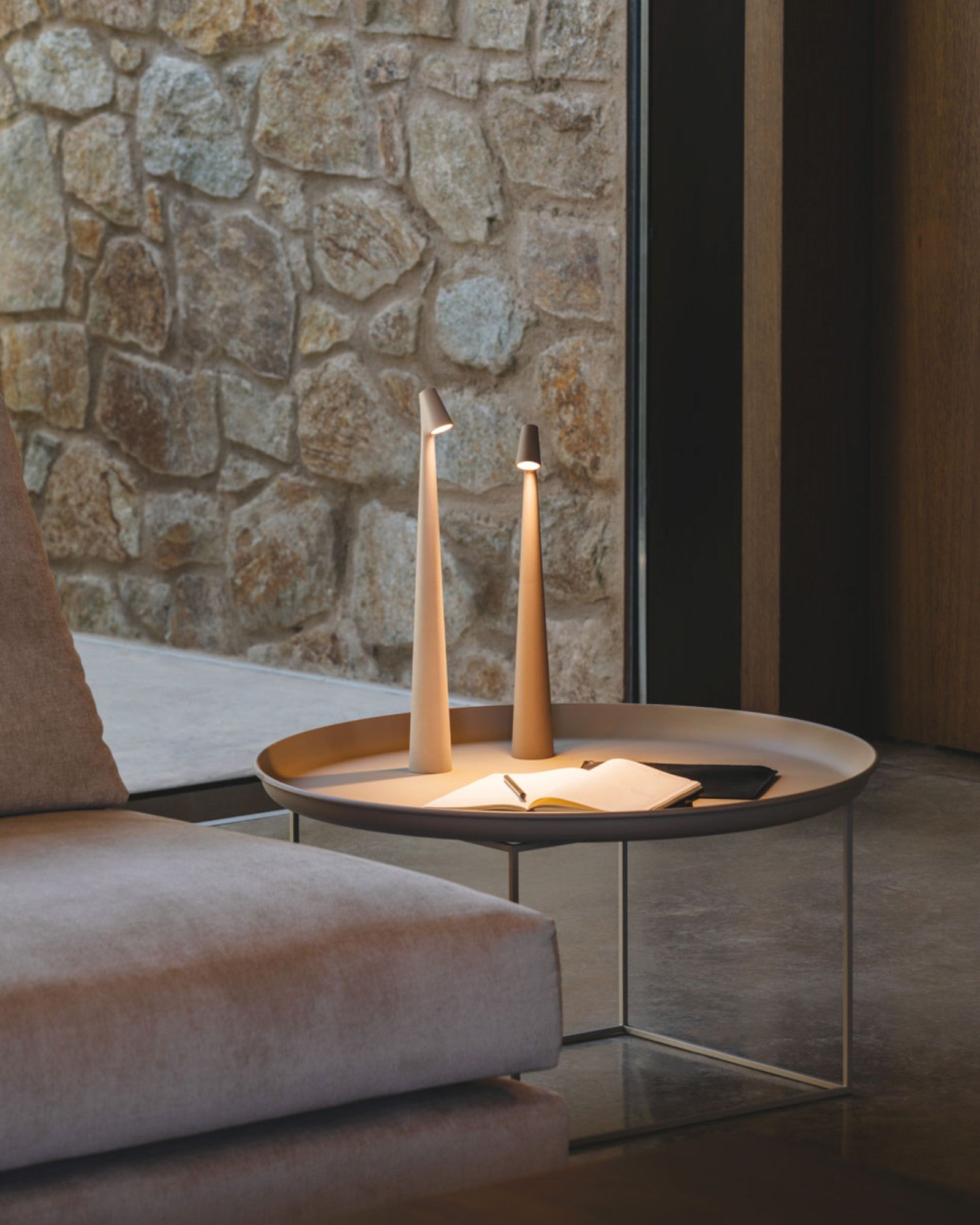 Luminária de Mesa Moderna Recarregável VersaLight