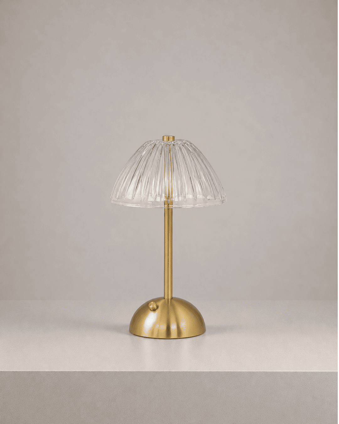 Luminária de Mesa Golden Classic Vintage