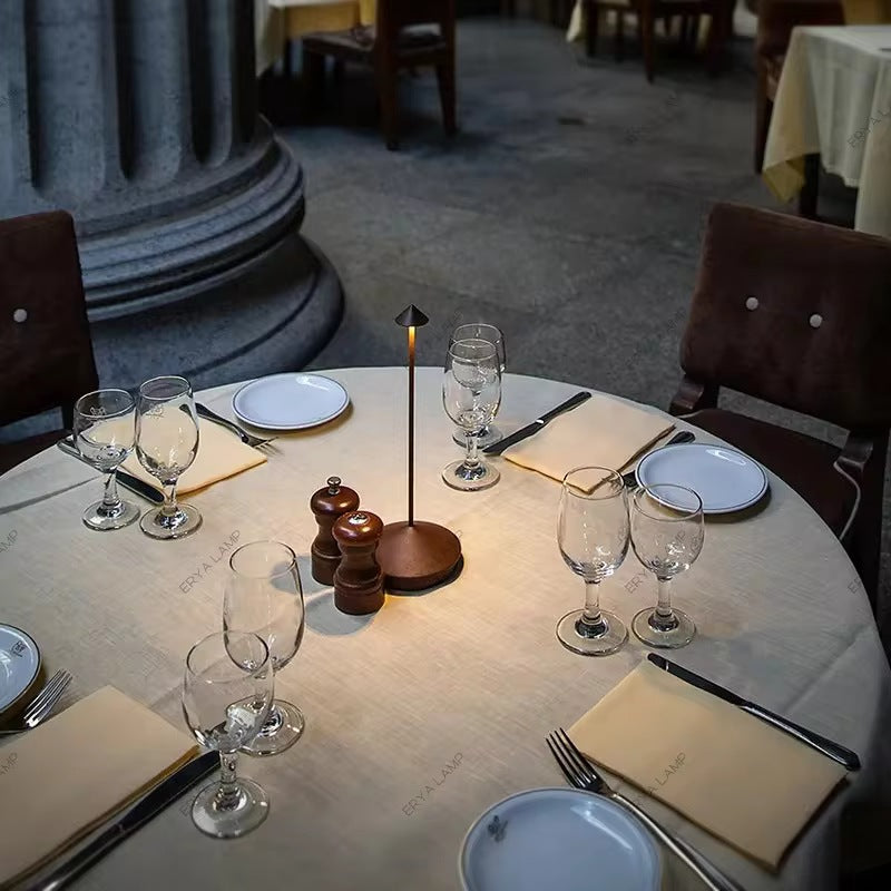 Luminária de Mesa Estilo Pina Recarregável