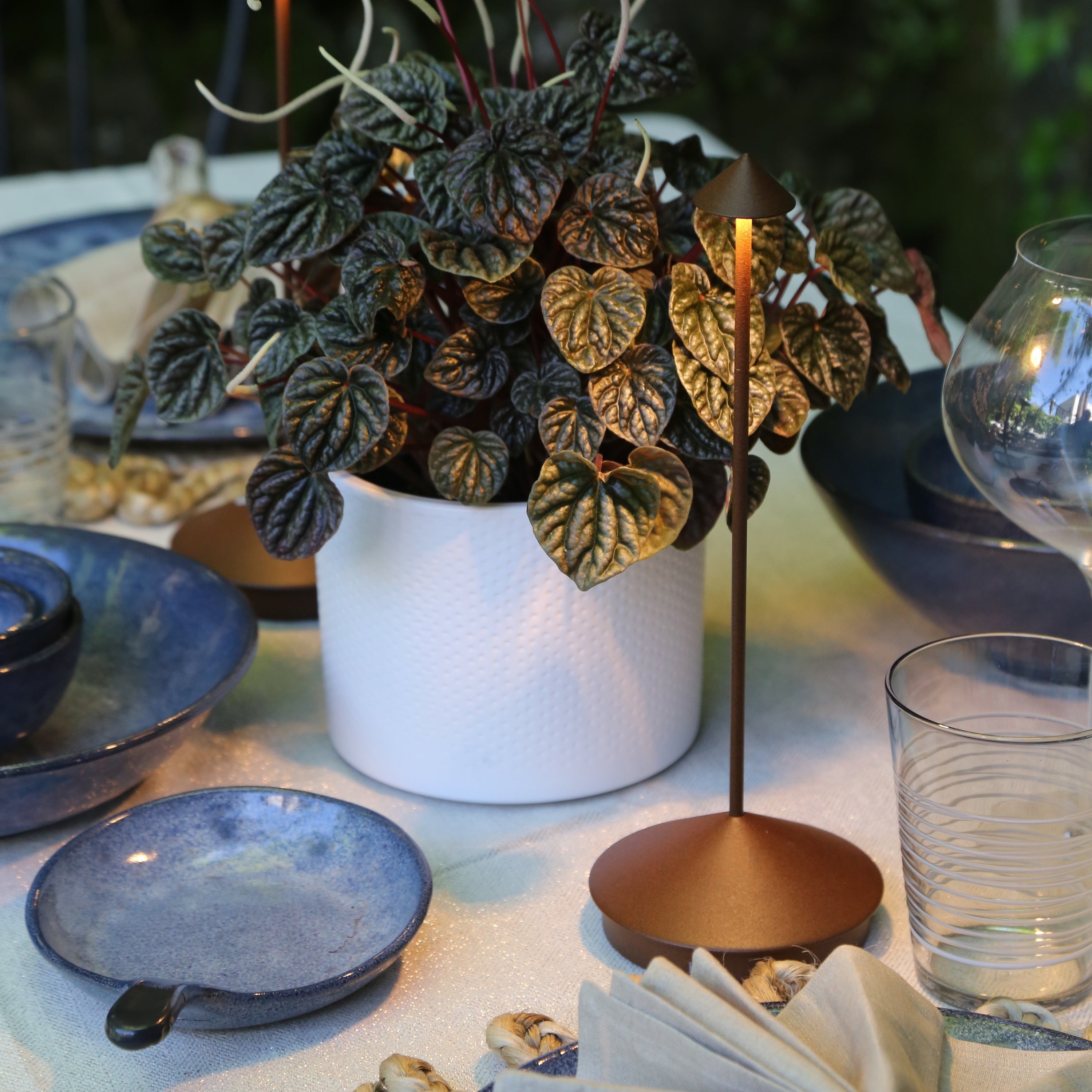 Luminária de Mesa Estilo Pina Recarregável