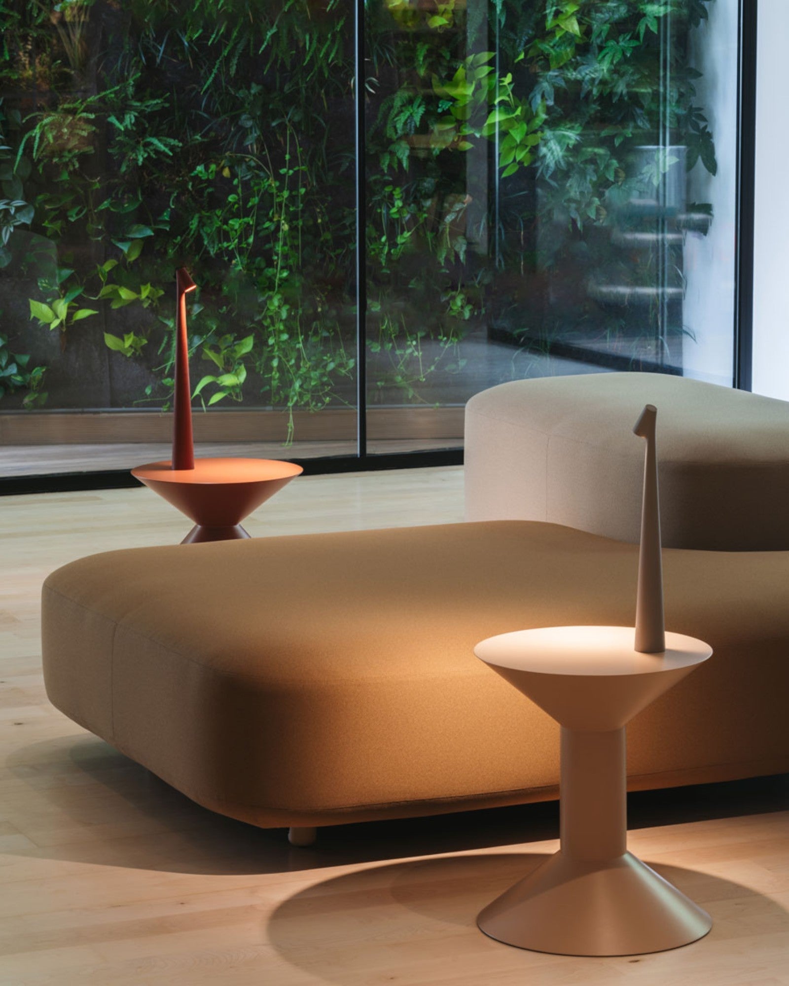 Luminária de Mesa Moderna Recarregável VersaLight