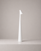 Luminária de Mesa Versa Light Minimalista