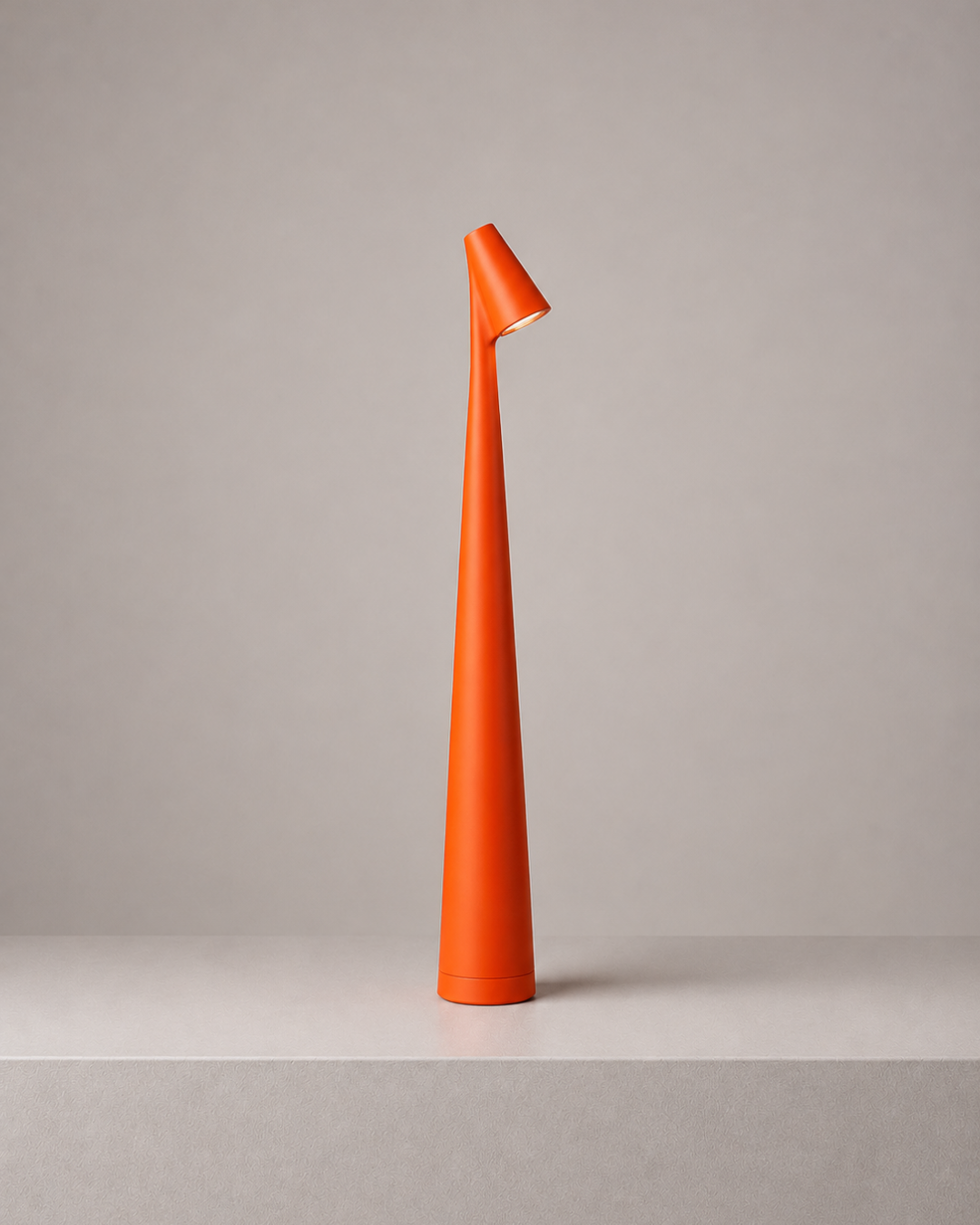 Luminária de Mesa Versa Light Minimalista
