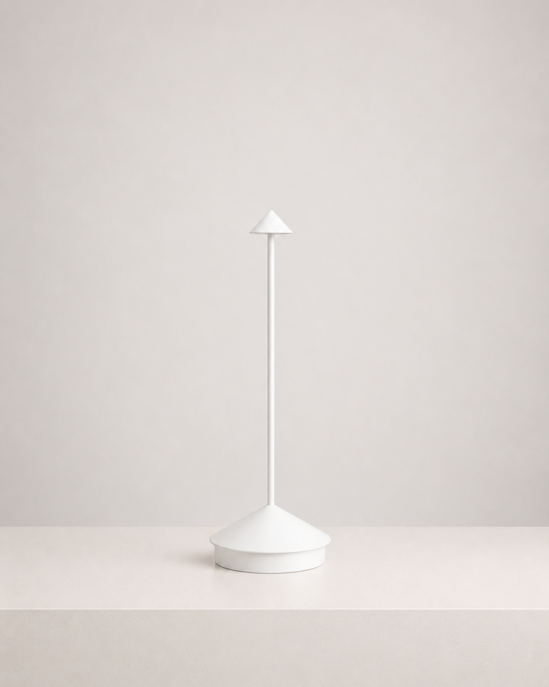 Luminária de Mesa Estilo Pina