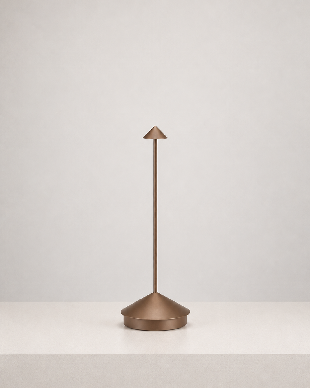 Luminária de Mesa Estilo Pina
