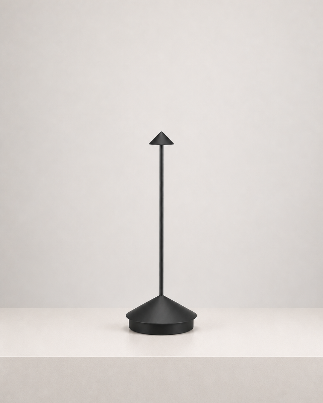 Luminária de Mesa Estilo Pina