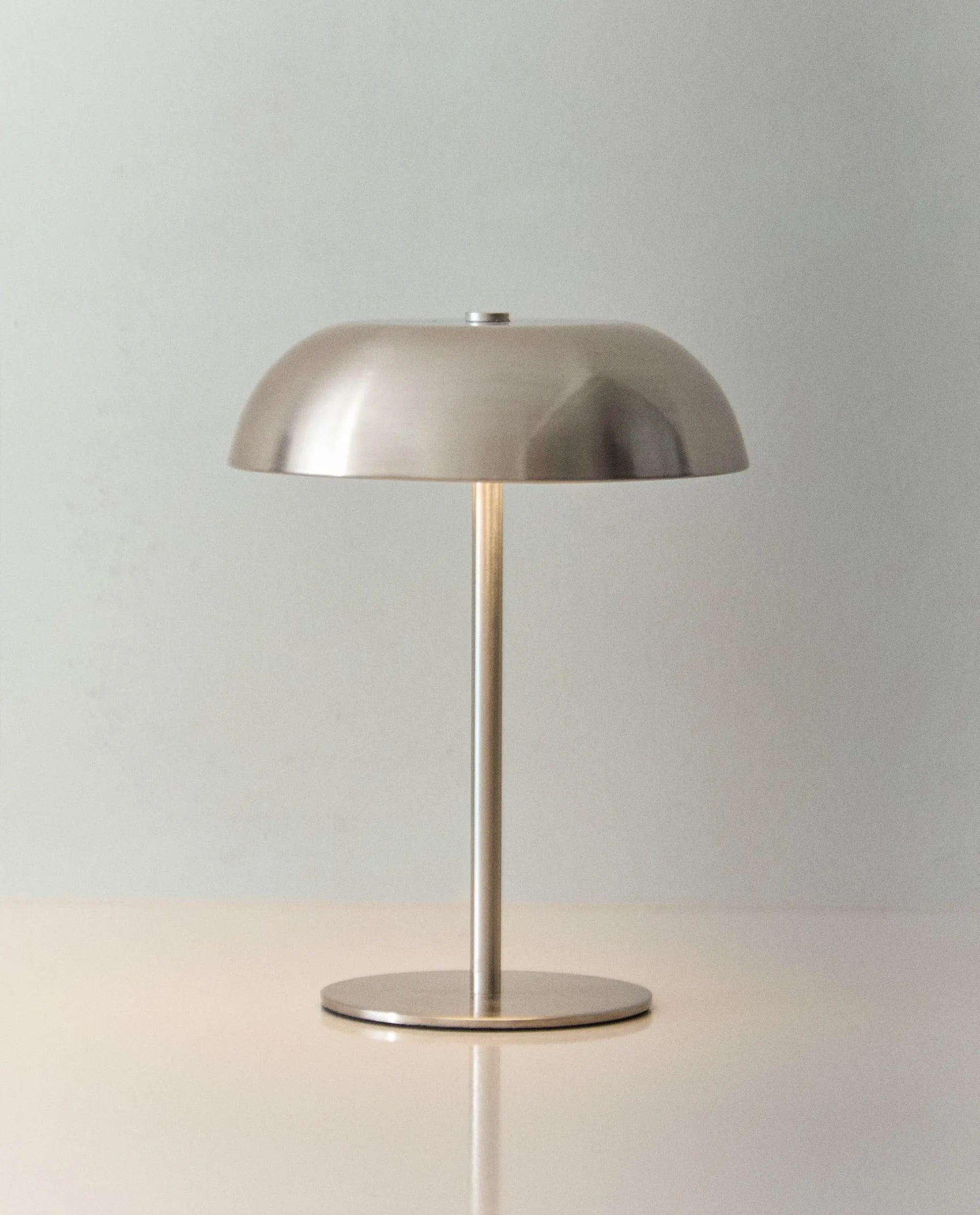 Luminária de Mesa Chromé Sem Fio